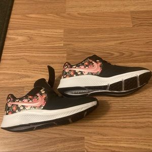 Nike Star Runner girls tennis shoe